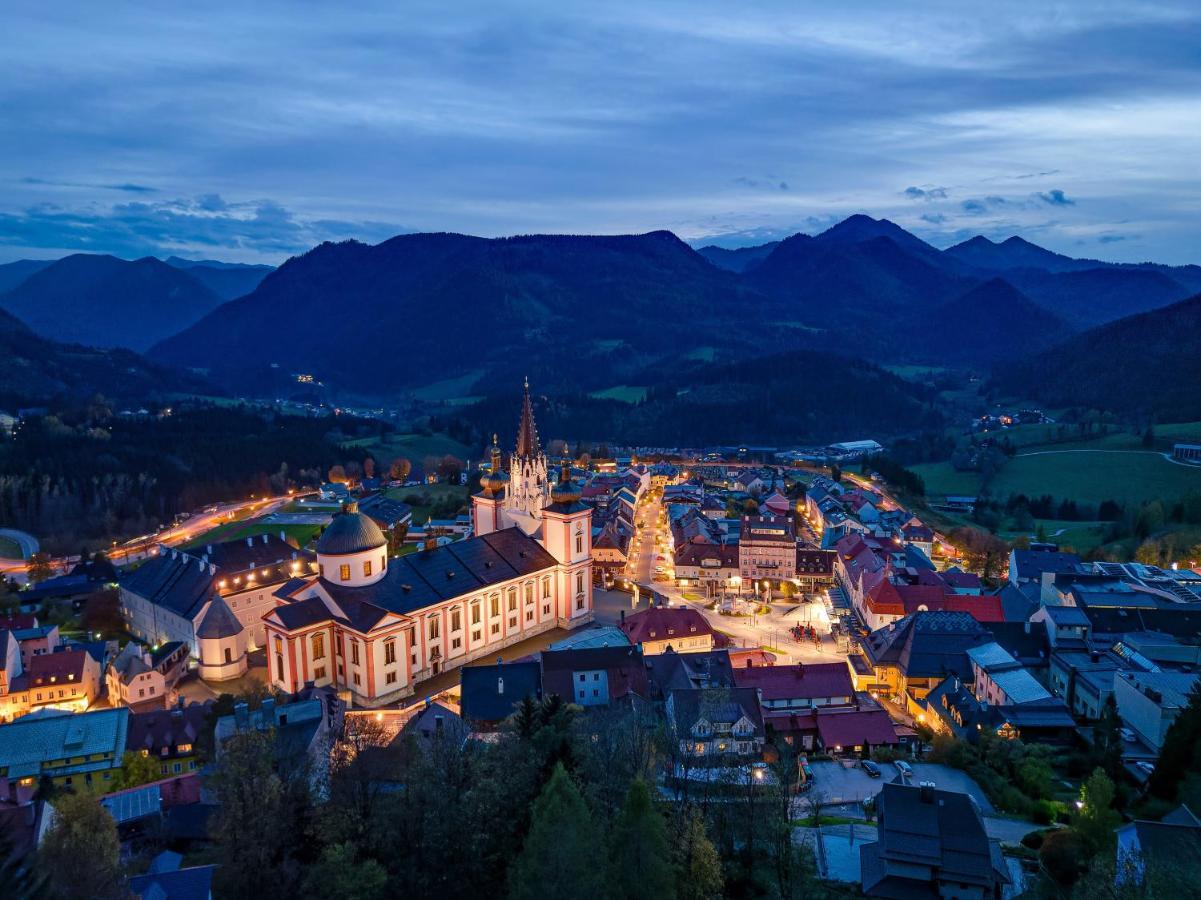 Hideaway Hotel Montestyria Chalets & Suiten Mariazell Exteriör bild